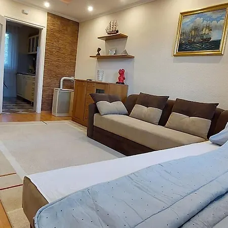 Imi's Apartment *